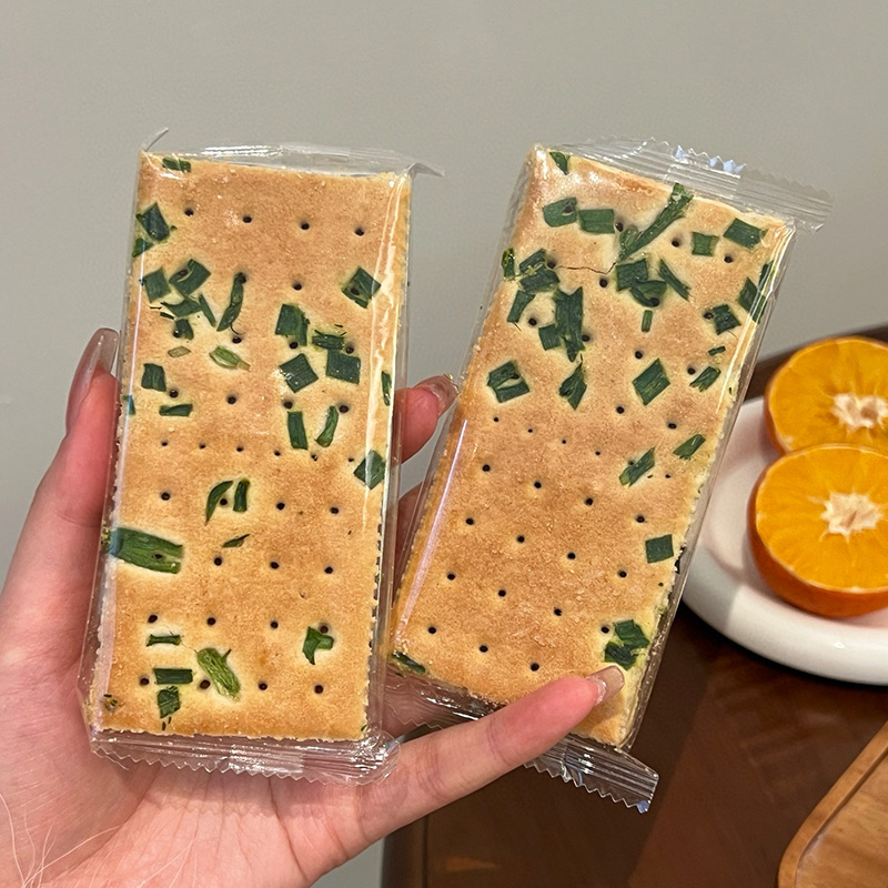Green Onion Crackers