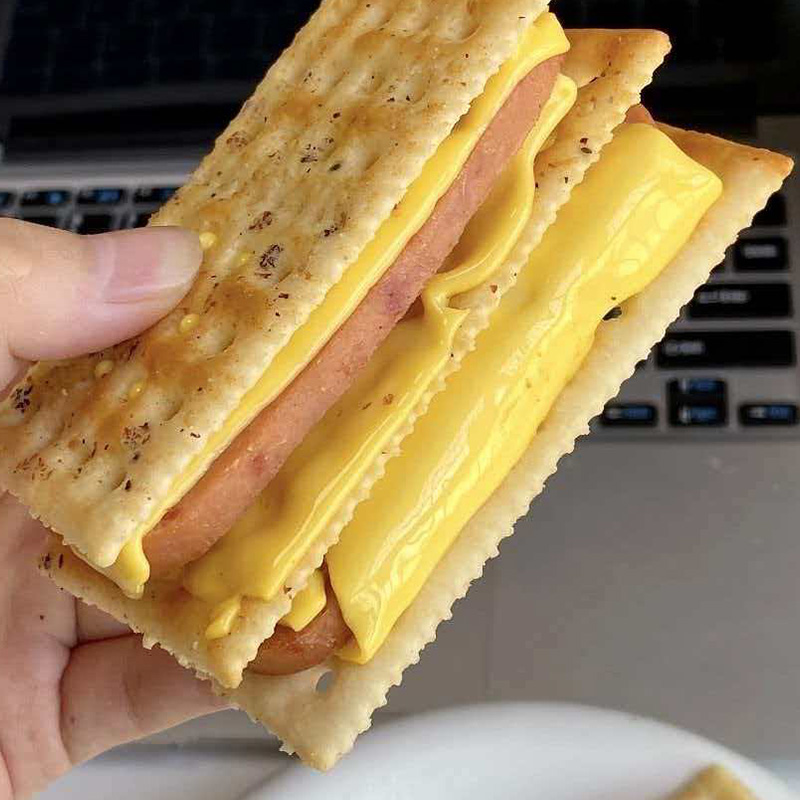 Black Truffle Ham Soda Crackers