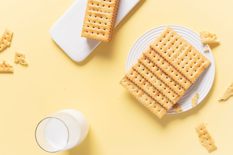 What are the benefits and functions of soda crackers?